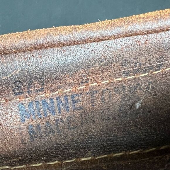 Mens MINNETONKA Classic Brown Made in USA Leather Slip On Moccasins / Size 8 - Picture 8 of 8